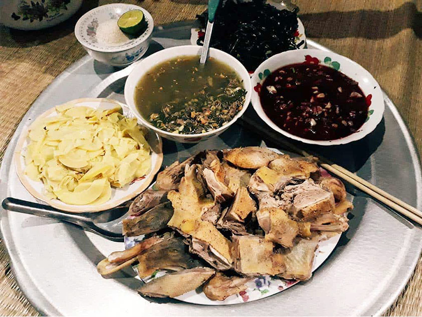 Thưởng thức mâm cơm với những món ăn đặc sản của người Thái